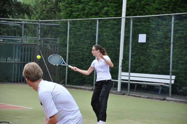 Keurig naar de bal gewezen ;-)