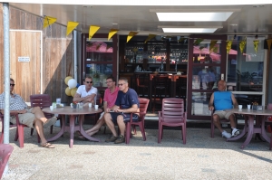 ...en we beginnen met een bakkie.